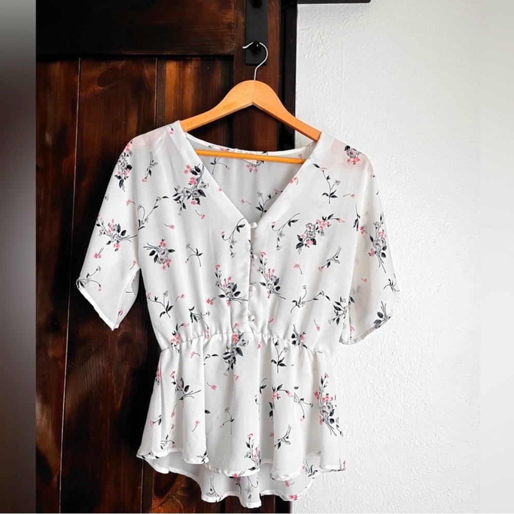 Women’s Spring Tops Bundle Small - image 4